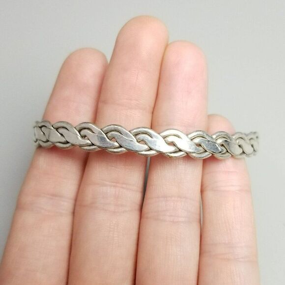 Vintage Silver Tone Braided Bangle Bracelet, Flat Woven Design, Estate - Picture 7 of 8